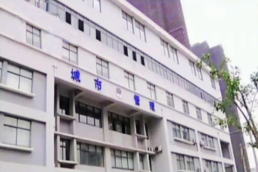 5月7日，江苏扬州，男性死者工作单位为扬州某城管局。 李根/CFP_扬州一局长携女子跳湖身亡