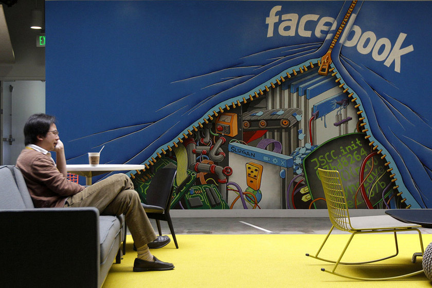 5月11日，Facebook新总部的一间办公室。 Jeff Chiu/东方IC_探访Facebook新总部