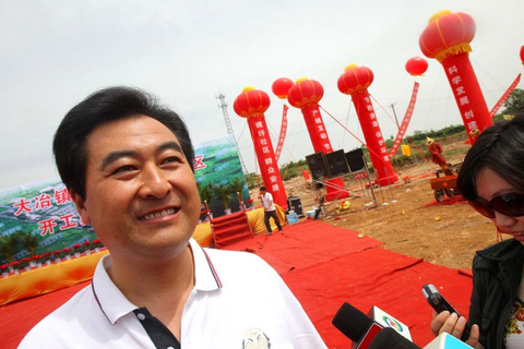 5月15日，河南登封市大冶镇老井村，刘庭杰在奠基仪式现场。 闫化庄/东方IC