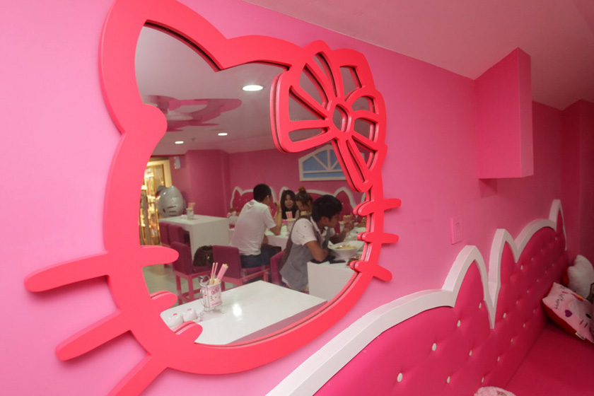 5月17日，西安首家Hello Kitty主题餐厅。 丁聘/CFP_西安首家Hello kitty餐厅受青睐