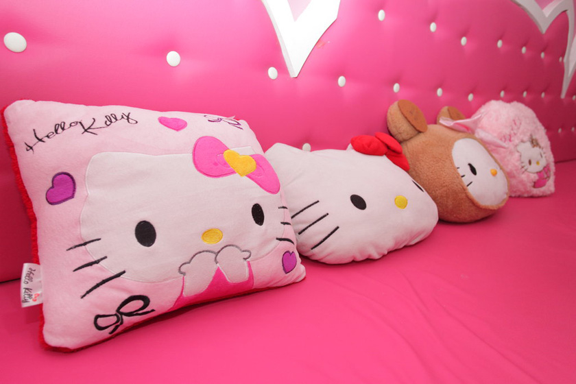 5月17日，西安首家Hello Kitty主题餐厅。 丁聘/CFP_西安首家Hello kitty餐厅受青睐