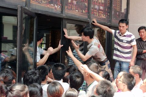2012年7月，房地产销售再度升温。