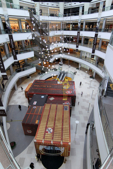 7月18日，位于上海恒隆广场的“路易威登之家”。 dongjun/东方IC_中国最大LV专卖店将在沪开业