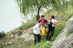 北京房山河边现沉没汽车 内有3名死者