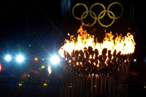 7月28日，伦敦奥运会开幕式，主火炬点燃。  东方IC