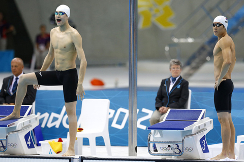 7月30日，孙杨（左）和朴泰桓参加男子200米自由泳决赛。  东方IC