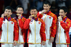 中国体操男团决赛零失误成功卫冕