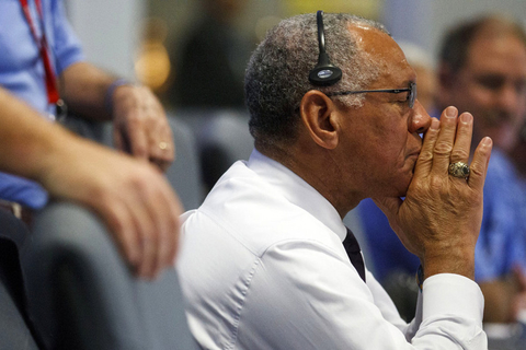 美国东部时间8月6日凌晨1时30分（北京时间6日13时30分），新型火星探测器“好奇”号计划着陆火星表面。作为一个星际间太空飞行器，“好奇”号的能量来自钚，大小只有一辆小型机动车大小，它已经从地球出发，旅行了八个半月了。