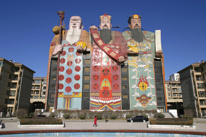 2009年12月15日，河北燕郊，天子大酒店。  卓恩森/东方IC_盘点中国奇形怪状建筑