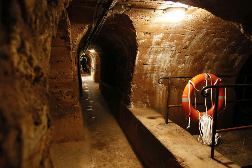Montsouris地下水库，储水量为20.2万立方米，是法国巴黎五大水库之一，它为巴黎20%的人口提供用水。  PATRICK KOVARIK/东方IC_探秘巴黎百年地下水库