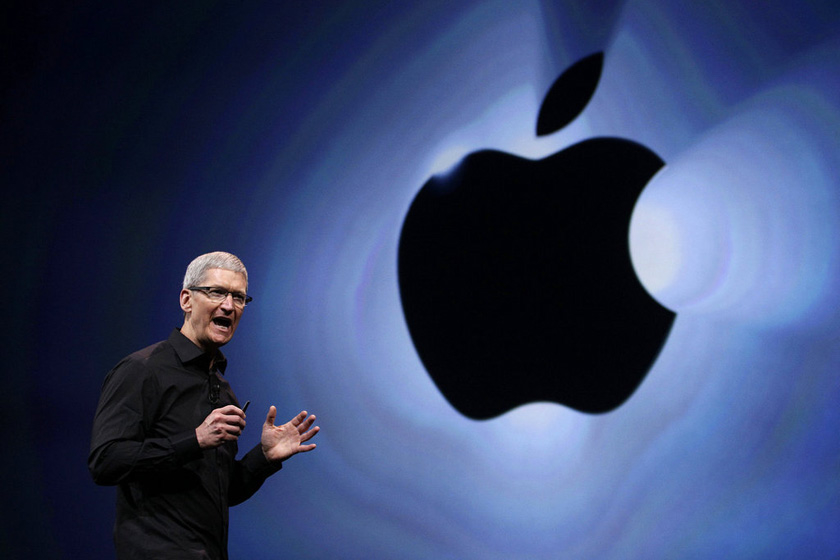 当地时间2012年9月12日，苹果在美国旧金山召开新品发布会，宣布推出新一代手机产品iPhone5，iPhone5外型与此前外界预期基本一致。  Eric Risberg/东方IC_苹果公司发布新一代手机iPhone5