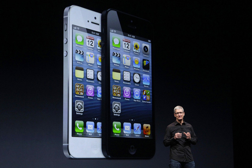 9月12日，苹果发布名为iPhone5的新一代智能手机。  东方IC_手机巨头九月新品大撞车