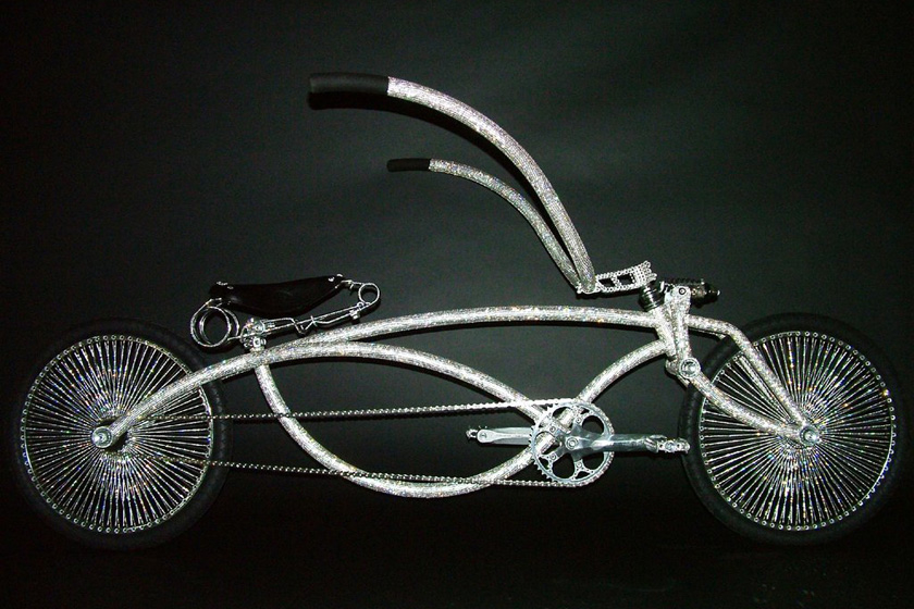 一款镶有11万颗施华洛世奇水晶的自行车。_那些镶满水晶的奢华物品