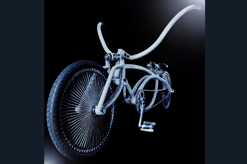 一款镶有11万颗施华洛世奇水晶的自行车。_那些镶满水晶的奢华物品