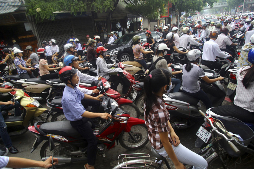 2012年5月21日，越南河内，交通高峰时段车辆拥堵。  Na Son Nguyen/东方IC _世界各地堵车景象