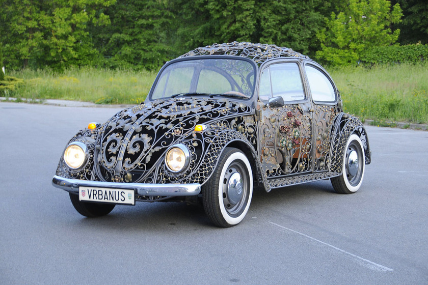 克罗地亚一家制造商打造的镂空甲壳虫轿车。   Andy Willsheer / Rex Features/东方IC_克罗地亚打造全球唯一镂空甲壳虫轿车