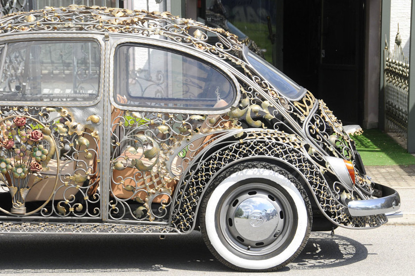 克罗地亚一家制造商打造的镂空甲壳虫轿车。   Andy Willsheer / Rex Features/东方IC_克罗地亚打造全球唯一镂空甲壳虫轿车