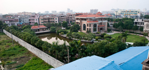 东莞一村支书豪宅占地7000平  称用地合法