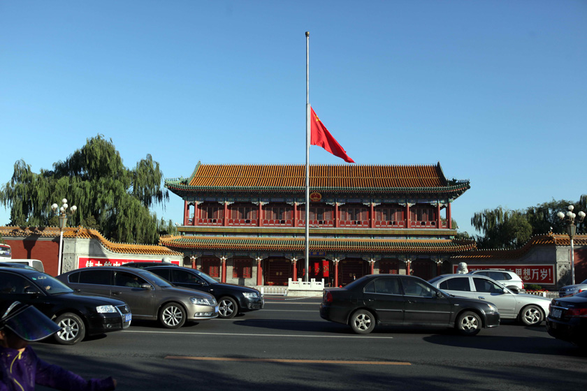 中国为西哈努克降半旗致哀