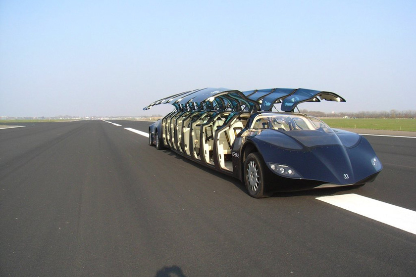 巴士身长15米，宽2.5米，高1.65米，配备8扇鸥翼式车门，最高时速可达每小时250公里。   Delft University Of TechnologyWhitehotpix/东方IC_时速250公里的超级巴士