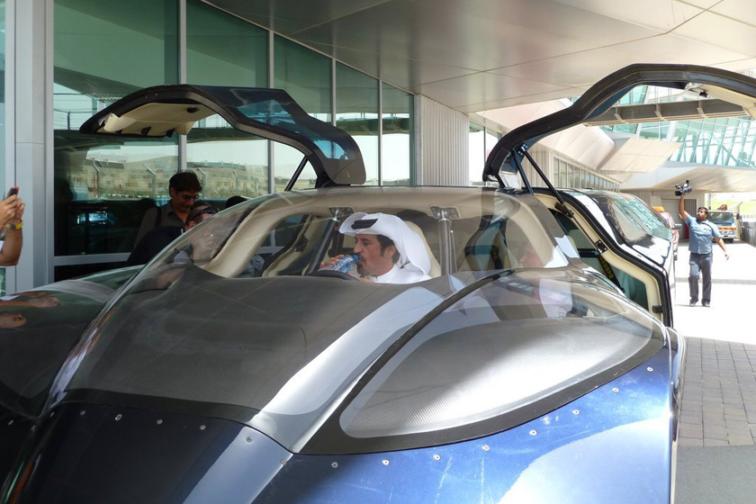 巴士身长15米，宽2.5米，高1.65米，配备8扇鸥翼式车门，最高时速可达每小时250公里。   Delft University Of TechnologyWhitehotpix/东方IC_时速250公里的超级巴士