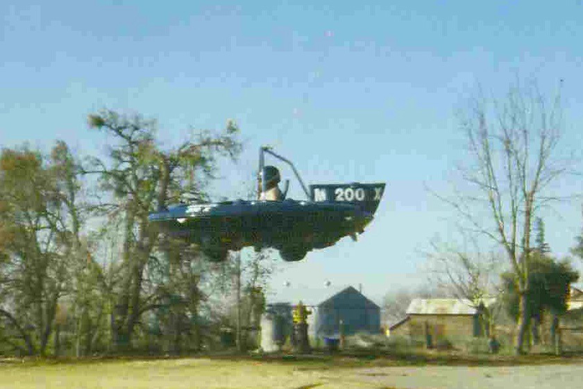 2006年11月30日，飞行汽车M200 Moller在试飞。   EDSY/东方IC_汽车也能飞行