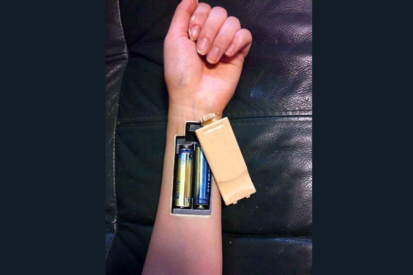 Chooo-San创作的人体彩绘。  东方IC_日本大学生创作逼真人体彩绘