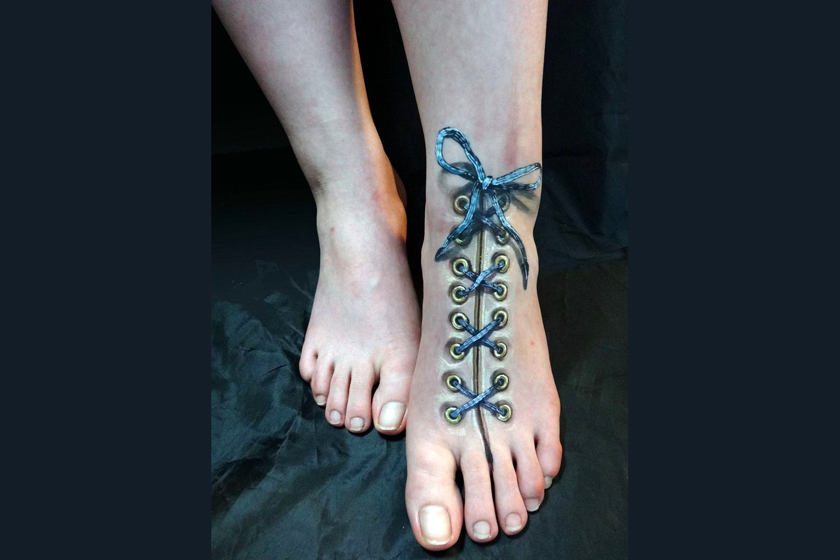 Chooo-San创作的人体彩绘。  东方IC_日本大学生创作逼真人体彩绘