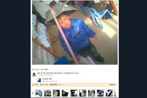 2012年10月24日，有网友发布图文微博爆料说，浙江温岭一幼儿园女教师虐待儿童，还拍了照。让人惊讶的是，这位无证上岗的“90后”教师称，此举“是为了闹着玩”，并且她的个人空间内还有大量虐童照片。当地教育局经过调查称，当事人系民办幼儿园“温岭蓝孔雀”小二班老师颜某，颜某在和一位家长聊天时提供了“手上有好玩的照片”，该家长转告了其他家长，一位家长在微博上给与了转发。目前，涉事幼儿园责令整改，涉事教师颜某则遭辞退。