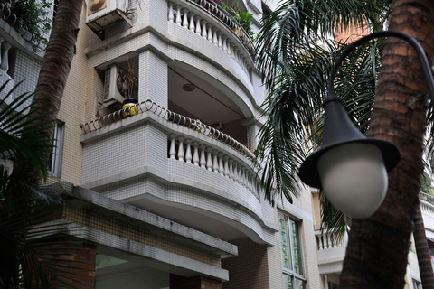 涉嫌重大违纪行为的广州市城管综合执法局番禺分局政委蔡彬拥有的22处房产日前被曝光。目前，番禺区纪委已对蔡彬进行立案查处，并对其实施“双规”，正在接受组织调查。