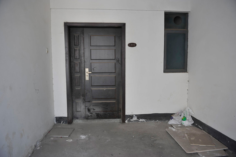 涉嫌重大违纪行为的广州市城管综合执法局番禺分局政委蔡彬拥有的22处房产日前被曝光。目前，番禺区纪委已对蔡彬进行立案查处，并对其实施“双规”，正在接受组织调查。