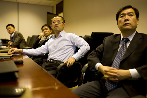 从左至右:覃正宇,蔡蕾,黄晓捷,仅张磊(最右)已离开.姜晓明 摄