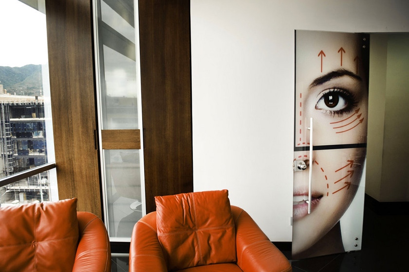 当地时间2012年6月23日，哥伦比亚波哥大，Morales医生的医疗spa诊所。   Moa Karlberg/东方IC _实拍哥伦比亚美容整形之旅