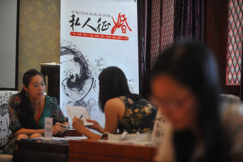 2012年8月19日，第二季中国企业家单身俱乐部派对甄选在北京启动。   东方IC_“中国式”富豪相亲