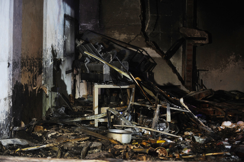 2012年11月23日19时52分，山西省晋中市寿阳县一家名为喜羊羊的火锅店忽然发生爆炸燃烧事故。图为爆炸现场。