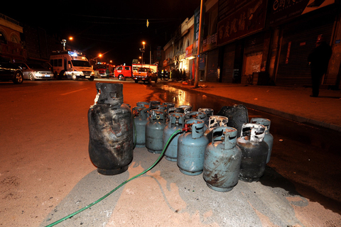 2012年11月23日19时52分，山西省晋中市寿阳县一家名为喜羊羊的火锅店忽然发生爆炸燃烧事故。图为爆炸现场。