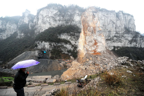 贵州凯里发生山体滑坡 六间工棚被埋