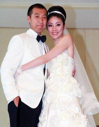 2008年10月2日，陈慧琳与热恋十六年男友刘建浩，结束爱情长跑，共结连理。据称，刘建浩家族生意每年盈利数千万元，公司市值约4亿元。