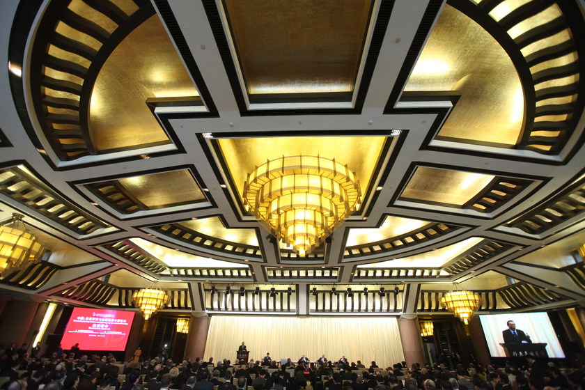 3月23日，中国发展高层论坛2013年会现场。   财新记者/牛光_中国发展高层论坛2013年会开幕