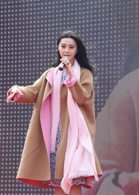 范冰冰，老板工龄：2007年至今。产业：冰冰影视传媒有限公司、范冰冰影视艺术学校，年收入约8000万。