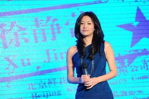 徐静蕾，老板工龄：2003年至今。产业：北京鲜花盛开影业有限公司、北京鲜花盛开网络科技有限公司(电子杂志《开啦》)，年收入2000万以上。