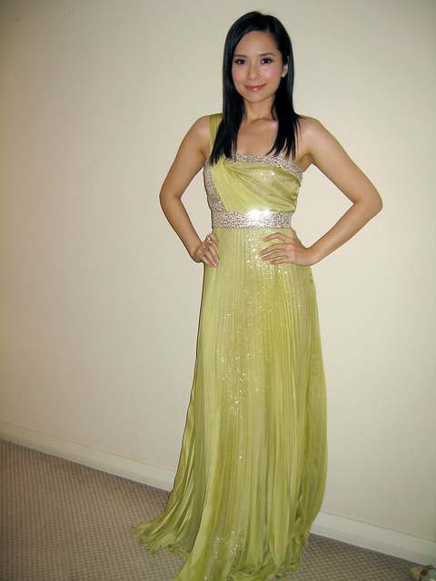 大学毕业后，郭羡妮成为一名空中小姐。1999年，郭羡妮参加了港姐选美，她不仅以出色的表现夺得冠军，还将“最上镜小姐”、“国际亲善小姐”以及大会新增设的“千禧才智小姐”的头衔统统拿下，并以大热之势踏入娱乐圈。