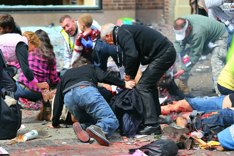 当地时间4月15日，波士顿马拉松赛爆炸现场。 CFP