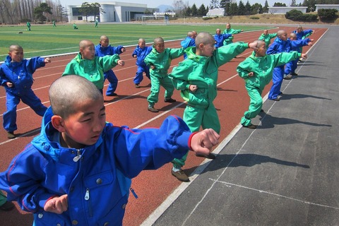 朝鲜少年兵生活训练照罕见曝光