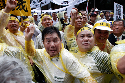 台湾数百渔民抗议菲律宾射杀渔民事件