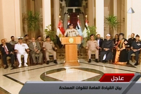 当地时间7月2日-3日，埃及民众聚集在开罗解放广场，要求总统穆尔西下台，穆尔西拒绝下台，并提议建立联合政府，以使埃及结束目前的国内危机。北京时间4号凌晨三点，埃及军方发表声明表示，总统穆尔西已经下台。  东方IC