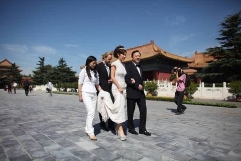 2009年9月9日，叶剑英的小孙女叶明子在太庙“人民文化宫”与美国银行家Jonathan Mork成婚。整个婚礼用红色玫瑰布置全场，突出浓郁中国风情。白色蕾丝婚纱由身为服装设计师的叶明子亲自设计。叶明子的父亲是叶剑英第三子叶选廉，原为保利集团下属凯利公司董事长兼总裁，1986年到香港经商。