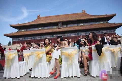 2009年9月9日，叶剑英的小孙女叶明子在太庙“人民文化宫”与美国银行家Jonathan Mork成婚。整个婚礼用红色玫瑰布置全场，突出浓郁中国风情。白色蕾丝婚纱由身为服装设计师的叶明子亲自设计。叶明子的父亲是叶剑英第三子叶选廉，原为保利集团下属凯利公司董事长兼总裁，1986年到香港经商。