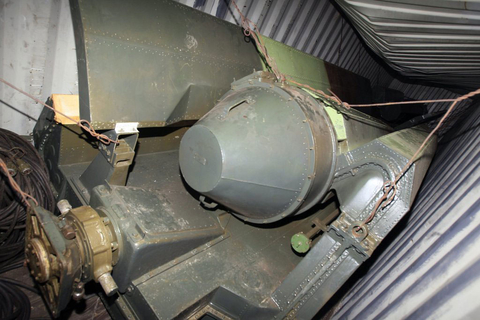 据法新社16日报道，巴拿马15日拦截了一艘朝鲜船只。巴拿马总统马蒂内利表示，这艘来自古巴的朝鲜船只试图经由巴拿马运河非法运送导弹材料。路透社报道，古巴外交部发表声明称，巴拿马扣押的朝鲜船只曾在古巴一港口装载了一万吨糖和240吨“过时的防御性武器”。古巴称，这些旧武器将被运送回朝鲜进行修理，当中包括两组防空导弹、九枚拆解火箭、两架米格-21飞机，这些均是上个世纪中期苏联制造的武器。