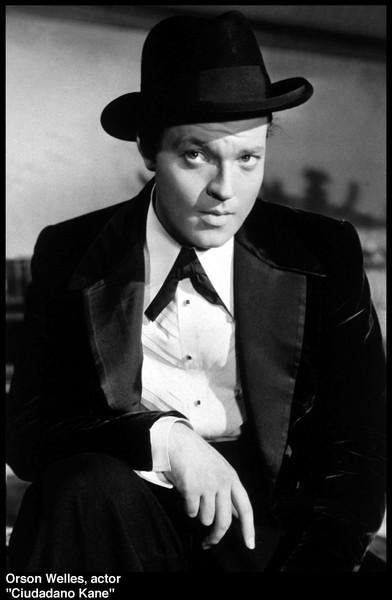 5。查尔斯·福斯特·凯恩(Charles Foster Kane)。　　净资产：112亿美元。　　财富来源：报业。　　居住地：加利福尼亚州桑拿都庄园。　　登场作品：《公民凯恩》(Citizen Kane)。